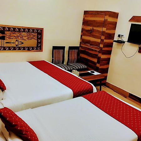 Bhagyashree Guest House 2 Km To Vishwanath Temple, Ganga Ghat Parking Available Varanasi Exterior photo