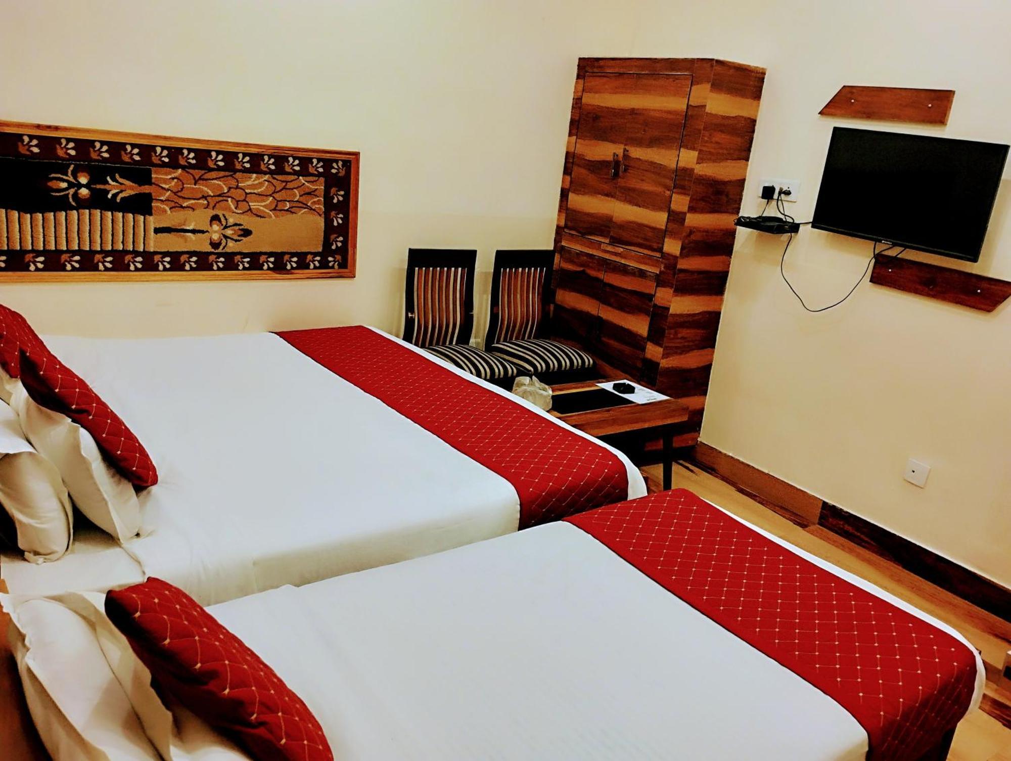 Bhagyashree Guest House 2 Km To Vishwanath Temple, Ganga Ghat Parking Available Varanasi Exterior photo