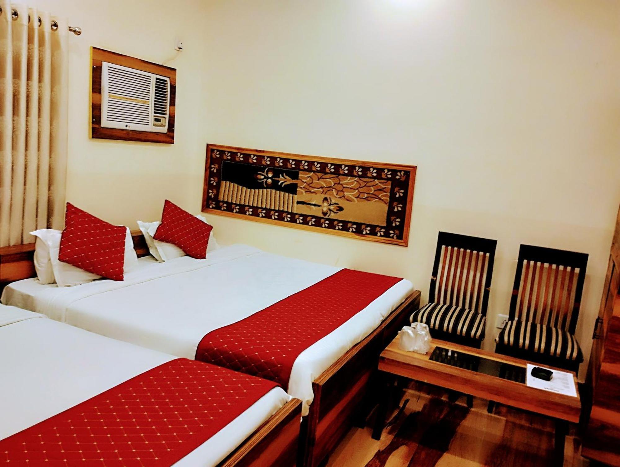 Bhagyashree Guest House 2 Km To Vishwanath Temple, Ganga Ghat Parking Available Varanasi Exterior photo