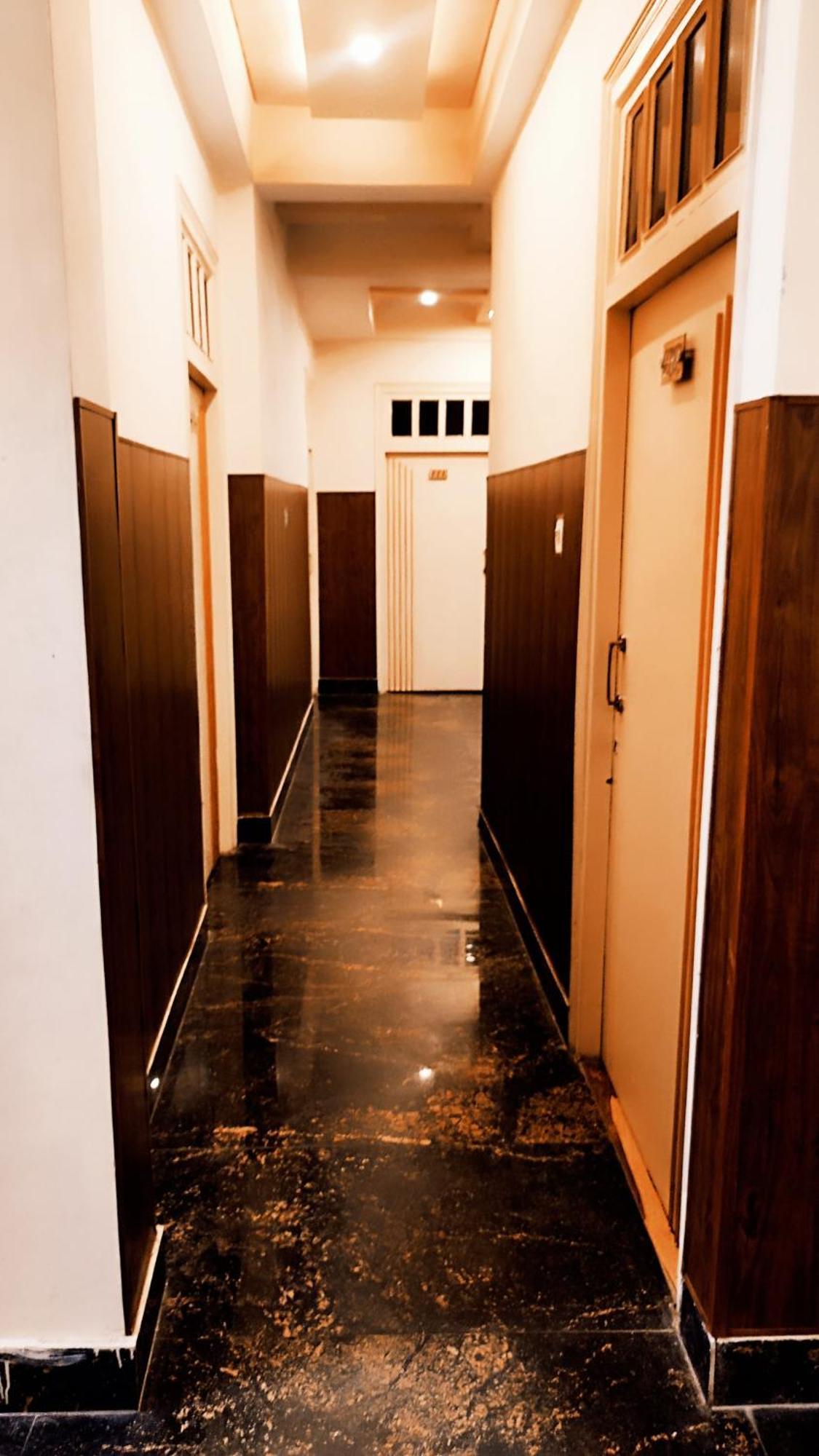 Bhagyashree Guest House 2 Km To Vishwanath Temple, Ganga Ghat Parking Available Varanasi Exterior photo