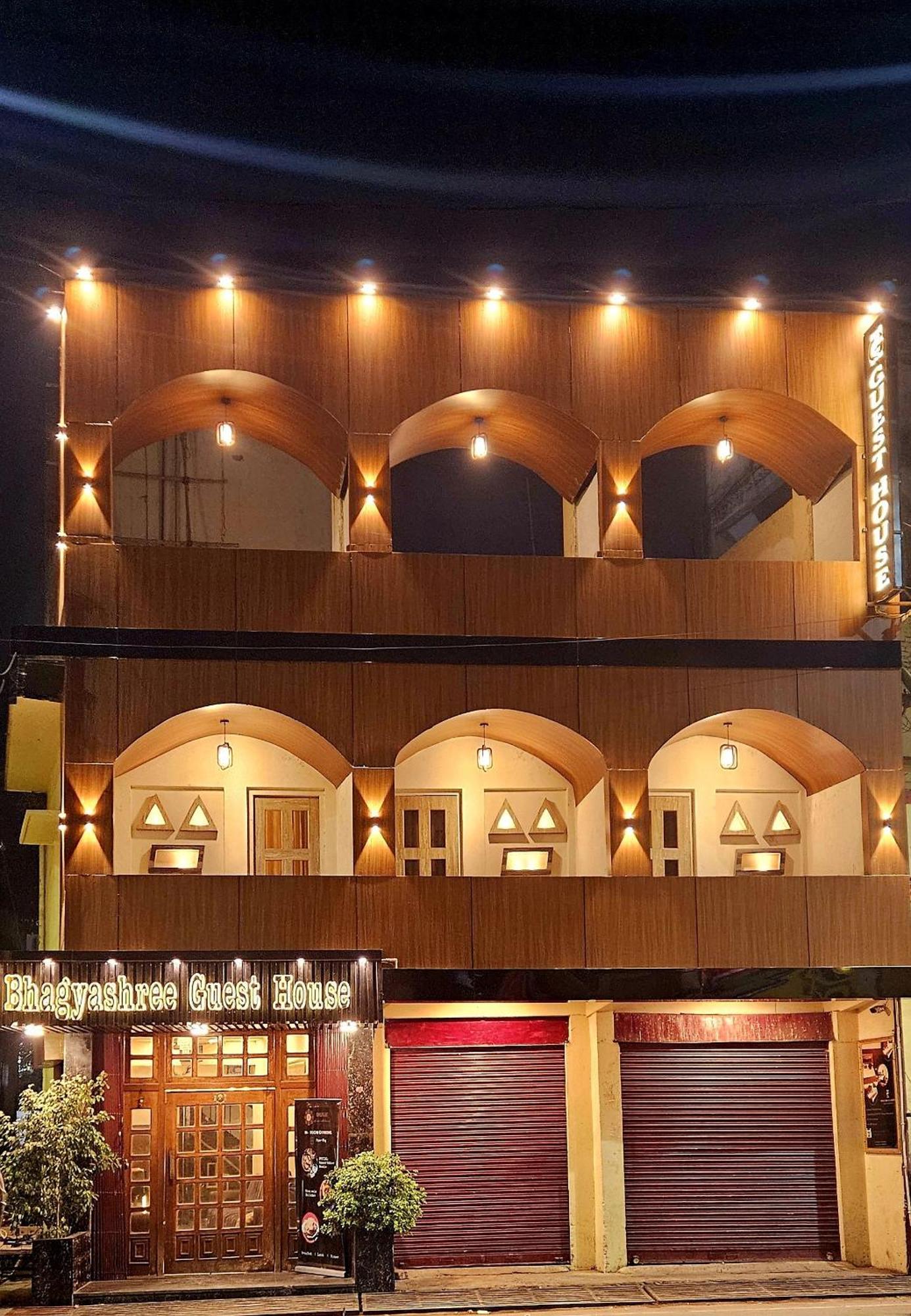 Bhagyashree Guest House 2 Km To Vishwanath Temple, Ganga Ghat Parking Available Varanasi Exterior photo
